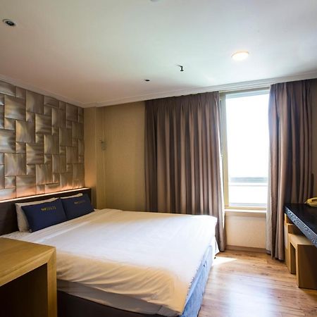 Central Hotel Changwon Exteriör bild