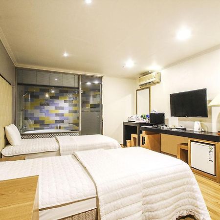 Central Hotel Changwon Exteriör bild