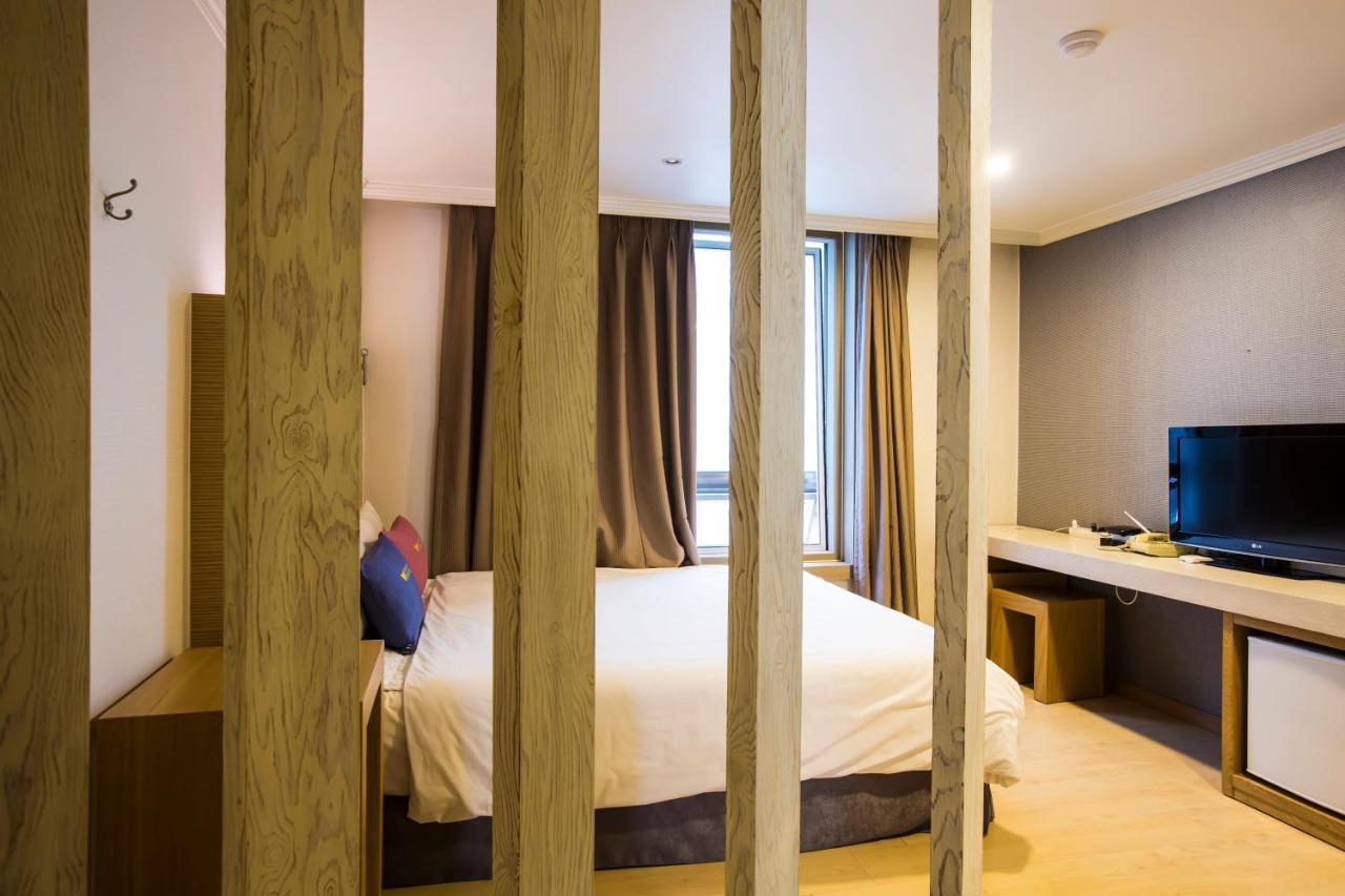 Central Hotel Changwon Exteriör bild