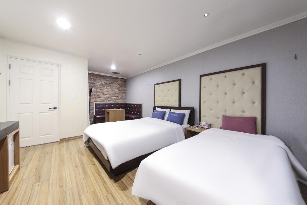 Central Hotel Changwon Exteriör bild