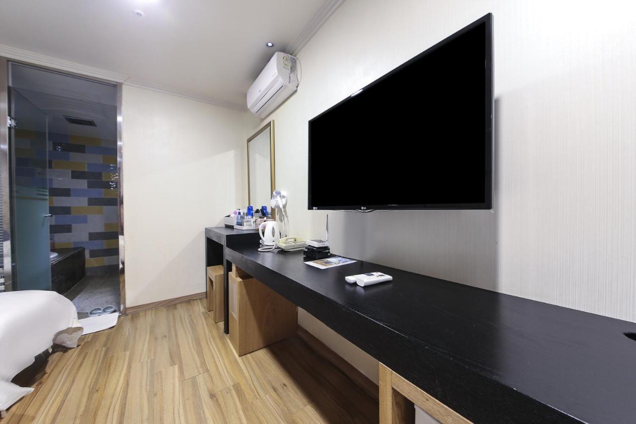 Central Hotel Changwon Exteriör bild