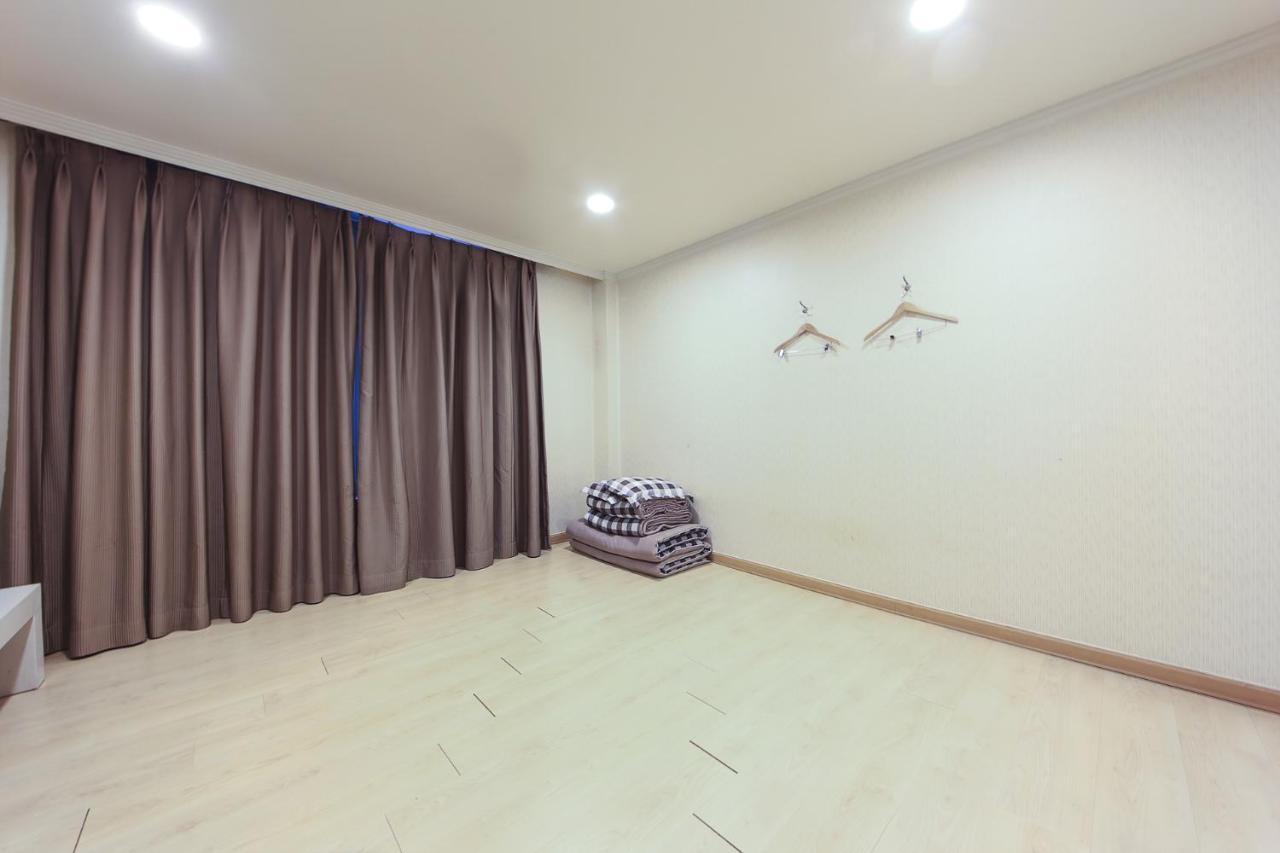 Central Hotel Changwon Exteriör bild