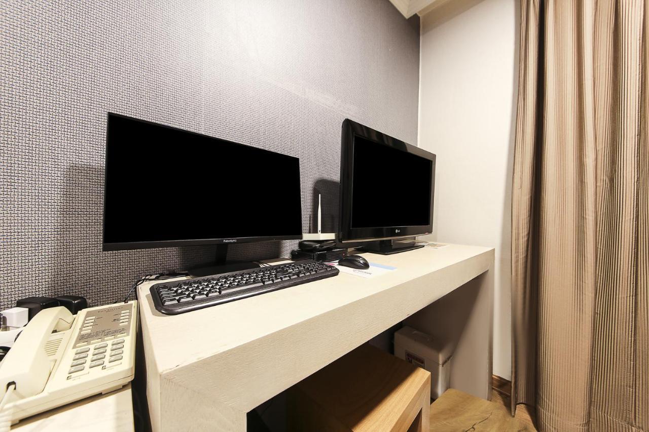Central Hotel Changwon Exteriör bild