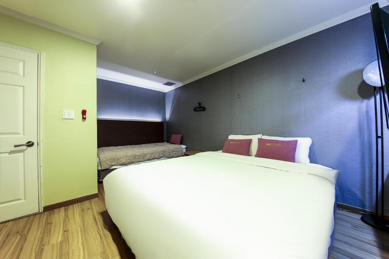 Central Hotel Changwon Exteriör bild