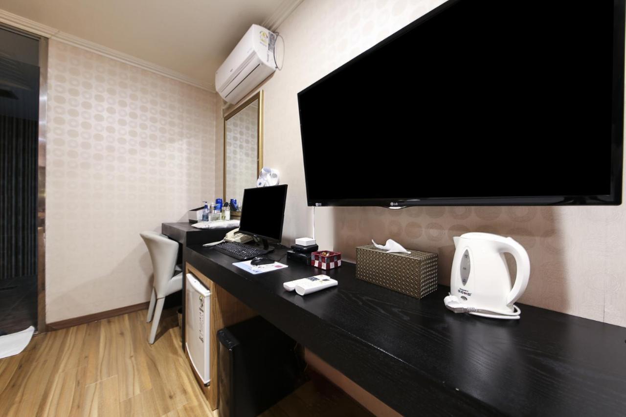 Central Hotel Changwon Exteriör bild
