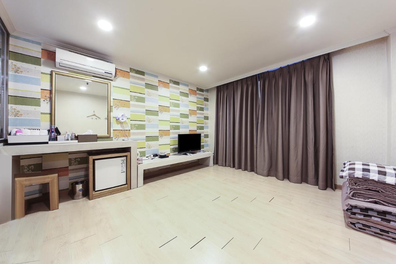 Central Hotel Changwon Exteriör bild