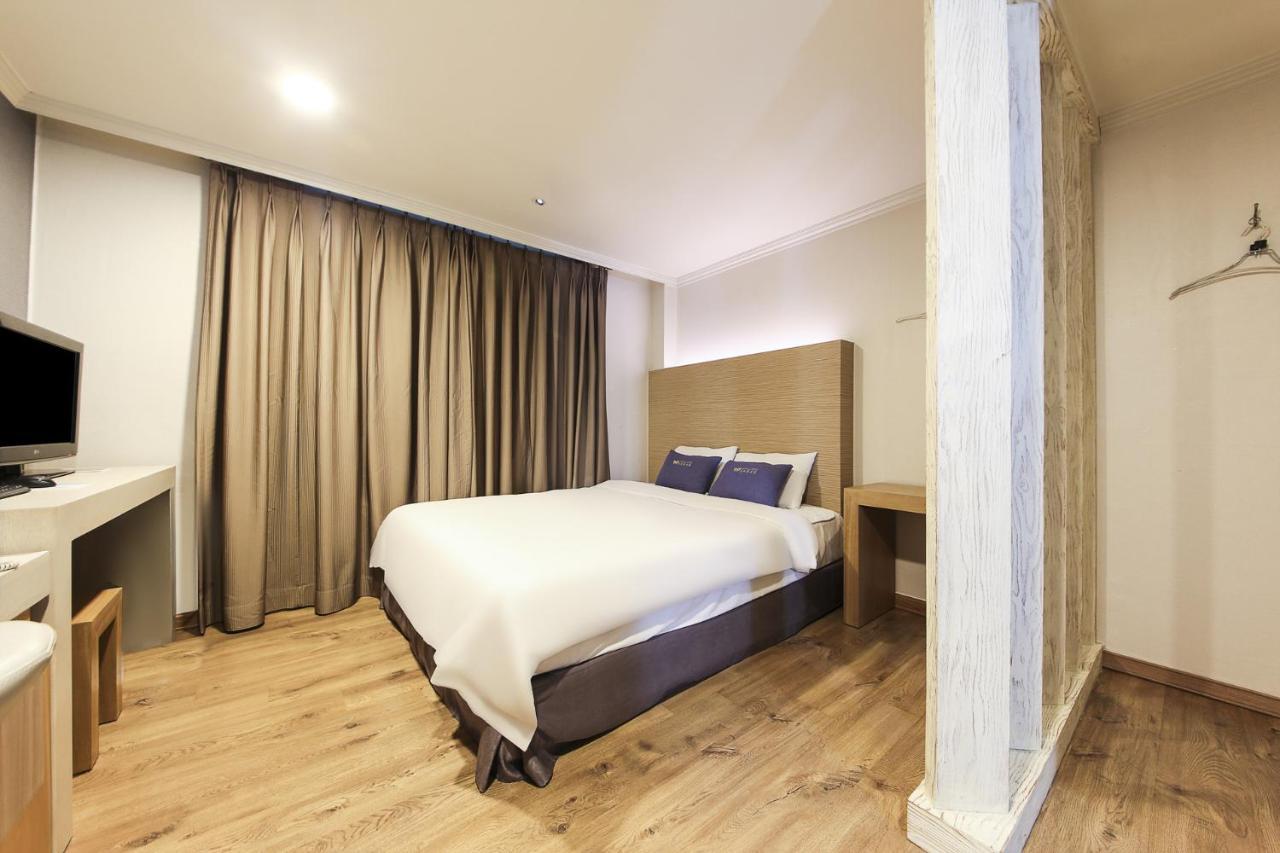 Central Hotel Changwon Exteriör bild