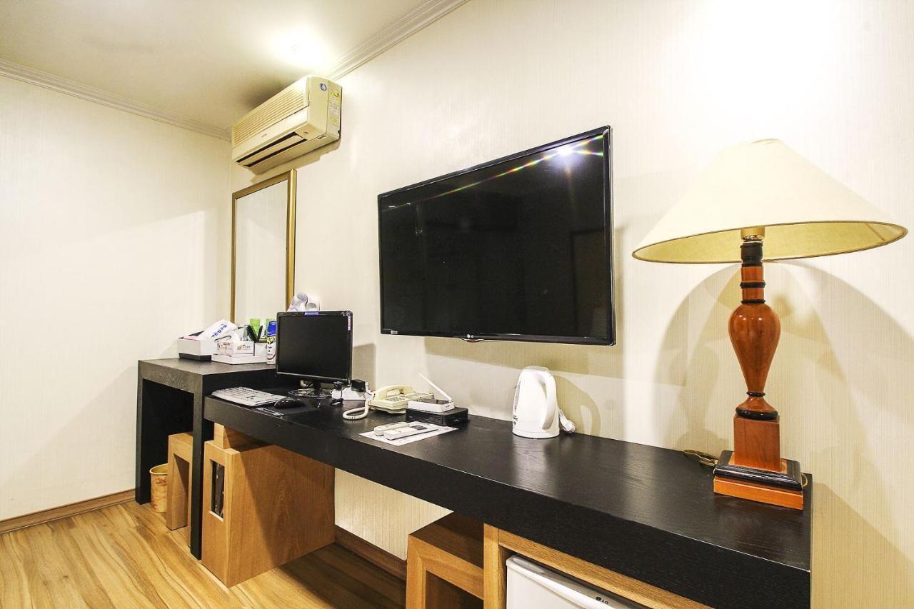 Central Hotel Changwon Exteriör bild