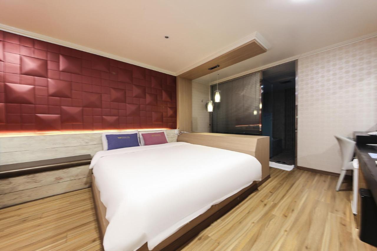 Central Hotel Changwon Exteriör bild