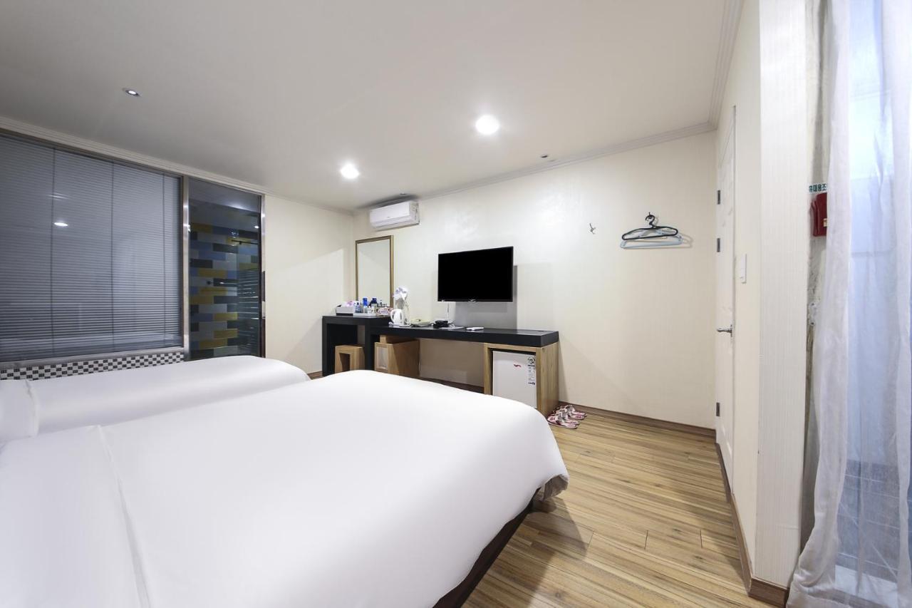 Central Hotel Changwon Exteriör bild