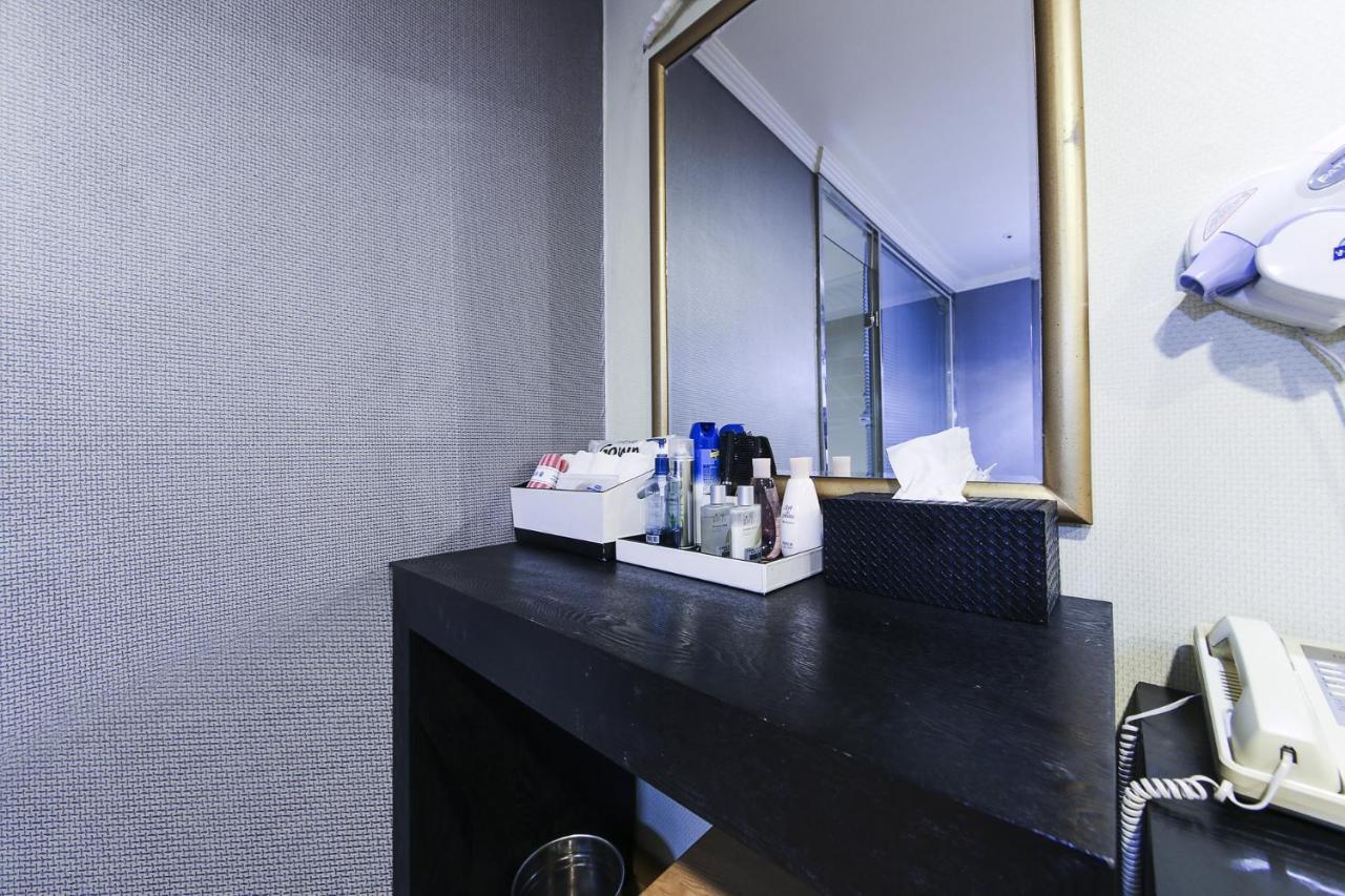Central Hotel Changwon Exteriör bild