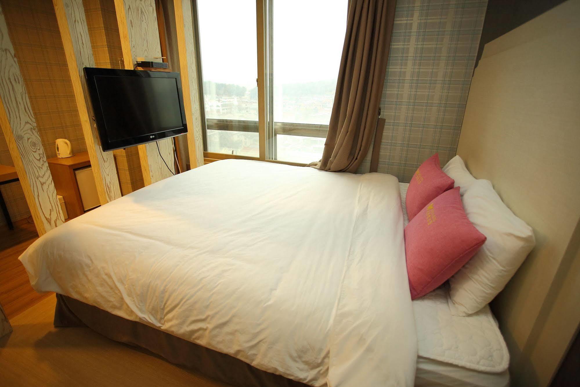 Central Hotel Changwon Exteriör bild